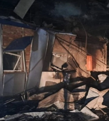 Ворог із вечора майже 10 разів бив по Дніпропетровщині - пошкоджені підприємство та АЗС, є постраждалий