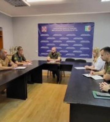 Спецконтроль під прицілом боді-камер:  на Закарпатті посилюють правила конвоювання ув'язнених