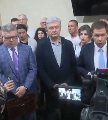 Верховный суд отказал Порошенко в отмене санкций СНБО