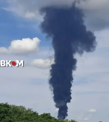 Під Києвом спалахнула пожежа під час повітряної тривоги (відео)