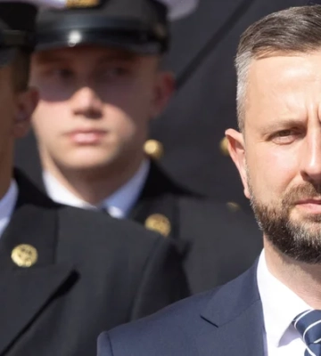 «Доводить до сказу». Глава Міноборони Польщі накинувся на критиків допомоги Україні