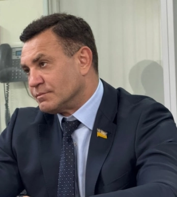«Схеми»: 5 млн гривень застави за Тищенка внесла фірма, афілійована з  
екснардепом Онищенком. Він заперечує