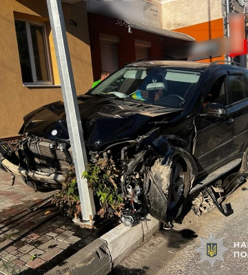 На Тернопільщині поліція затримала водія за нетверезу ДТП із двома пораненими