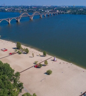 В Днепре проверили воду на пляжах: где самое чистое и куда лучше не ехать