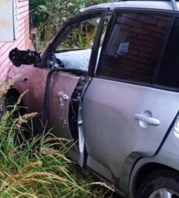 На Харківщині російський дрон влучив у цивільне авто: двоє людей загинули, є поранений