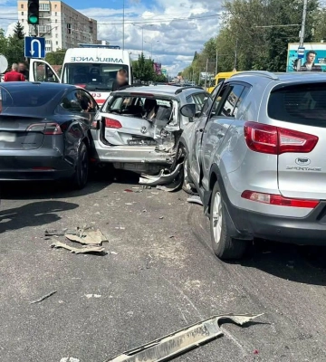У масштабній ДТП на Стрийській травмувалися двоє людей