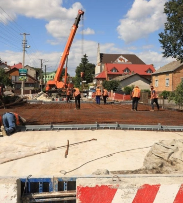 На Львівщині виконали майже половину робіт на трасі до кордону з Польщею