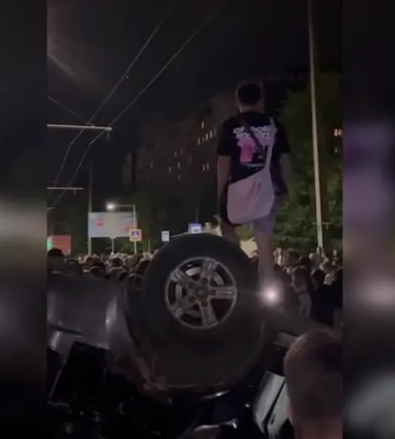 Мужчина, который прыгнул на автомобиль ТЦК во Львове, оказался военнослужащим