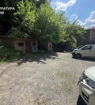 В Киеве права на мусоросборники возле Майдана зарегистрировали по решению суда, которого нет в реестре