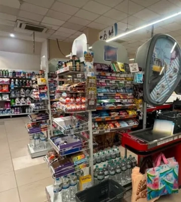 У Миколаєві хлопець відкрив стрілянину в магазині, щоб з’ясувати чия дівчина права