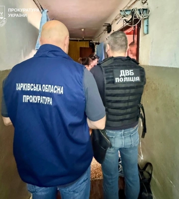 На Харківщині двоє поліцейських та їх спільник намагалися «продати» бронювання від мобілізації