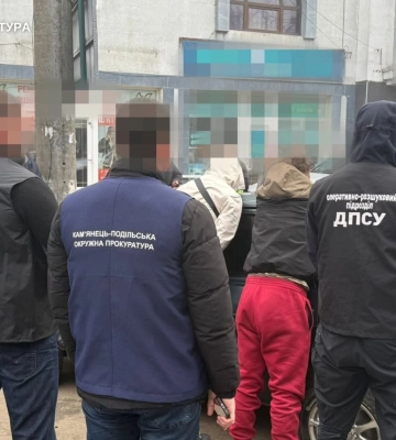 На Хмельниччині 19-річного юнака засуджено за переправлення ухилянтів через кордон, - прокуратура