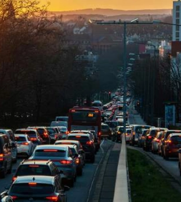 В Киеве изменили маршруты общественного транспорта из-за ночной атаки