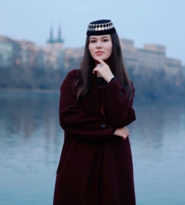 «Наш голос має стати гучнішим». Як молода кримська татарка розповідає світові про Крим в ООН та Європарламенті