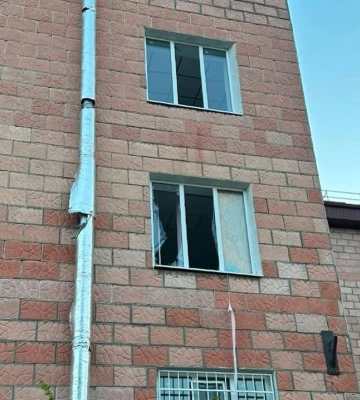 Росія вдарила по поліклініці на Одещині: десятки вибитих вікон і зруйновані будинки