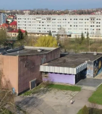 У Луцьку хлопець проник у закинутий клуб і вкрав запчастини до мобільної вишки