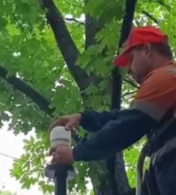 На одній із пішохідних зон Полтави встановили ліхтарі
