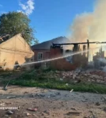 На Донеччині через обстріли РФ горіли АЗС та житлові будинки
