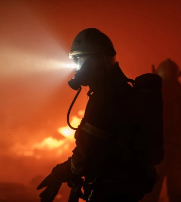 За добу на Львівщині надзвичайники ліквідували сім пожеж та врятували від вогню три будівлі