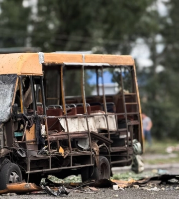 Враг сбросил 3 авиабомбы на Сумы: известно о нескольких погибших
