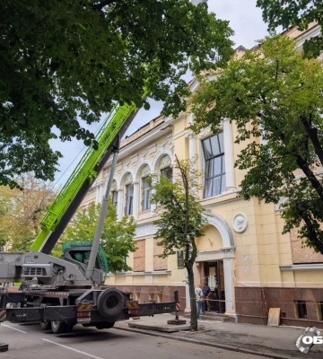 У Харківському музеї, пошкодженому внаслідок удару росіян, розпочався перший етап відновлення