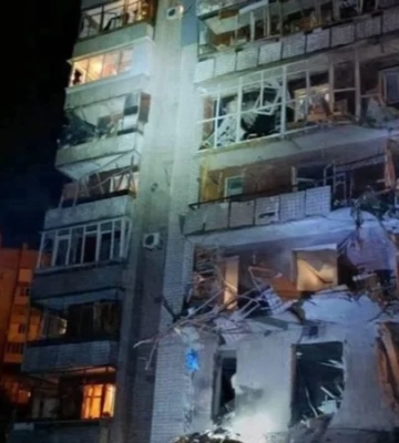 Росія завдала щонайменше п'ять ударів по Запоріжжю: зруйновано багатоповерхівку, є поранені