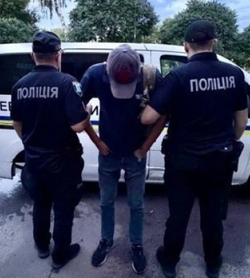 Мужчина срезал троллейбусные провода после авиаудара по Сумам: его задержали, — Нацполиция. ФОТО
