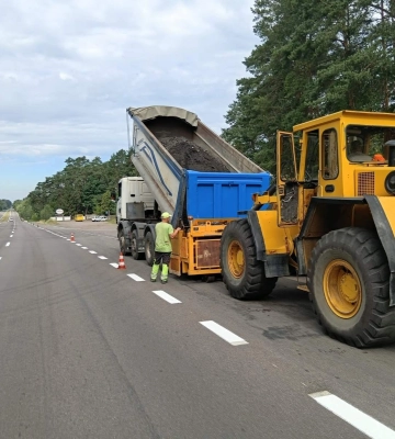 Дорожники комплексно оновили ділянку траси з Луцька до Рівного