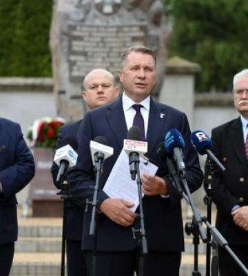 Кандидат у прем’єри Польщі від "ПіС" Чарнек закликав не пускати Україну у ЄС через Волинську трагедію