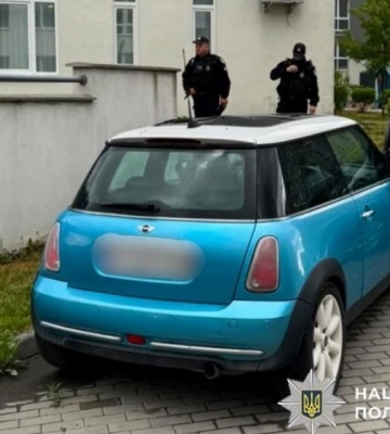 У Львові в автомобілі виявили тіло застреленого чоловіка