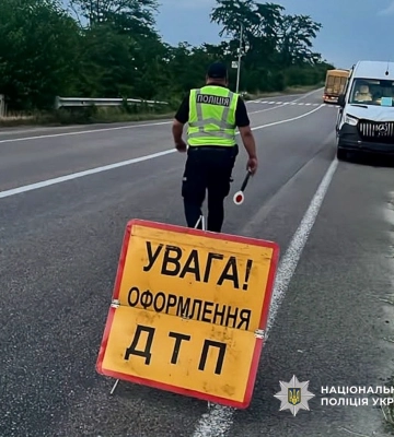 На Одещині мікроавтобус на трасі збив на смерть неповнолітнього хлопчика, - поліція