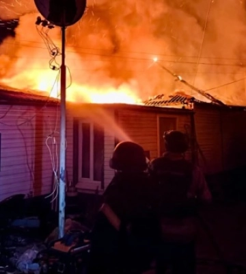 У Краматорську через удари РФ спалахнули пожежі, рятувальники три години ліквідовували наслідки