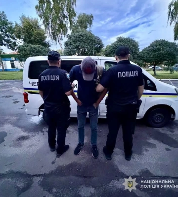 У Сумах поліцейські затримали злодія, який зрізав пошкоджені авіаударом дроти електромережі