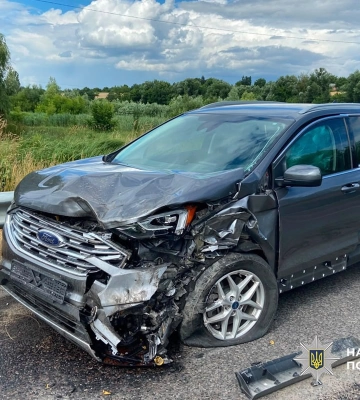 На Уманщині вантажівка зіткнулася з легковиком: постраждали жінка та дитина