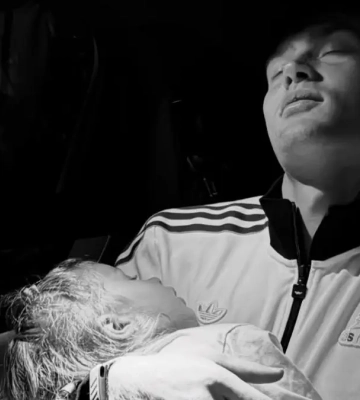 Милота. Артем Довбик розкрив, як проводить час із донькою: вчить грати у відому гру