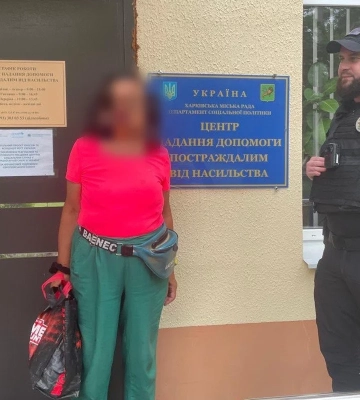 Полицейские Харькова спасли женщину от домашнего тирана