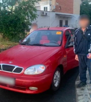 Загубив власне авто: в Ужгороді патрульні допомогли чоловікові знайти машину, яку він не міг пригадати де залишив