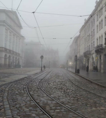 Негода насувається на Львів: містян закликають бути обережними