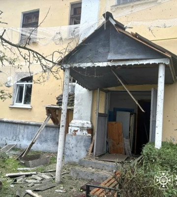 Росіяни атакували пожежну частину на Харківщині, внаслідок чого поранені троє рятувальників