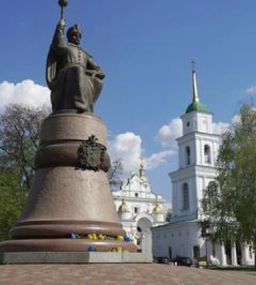 До Дня Державності у Полтаві організують пішохідну екскурсію містом