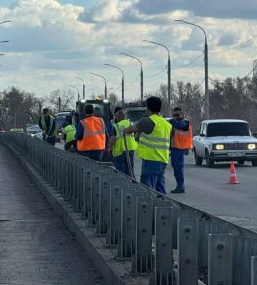 Хочуть більше 55 тис. рублів: В Росії вже не тягнуть зарплати двірникам з КНДР