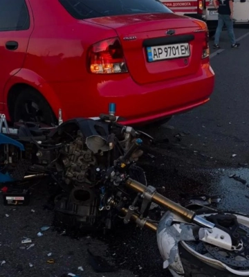 Аварія біля яхт-клубу "Січ": у Дніпрі госпіталізували байкера (ФОТО)