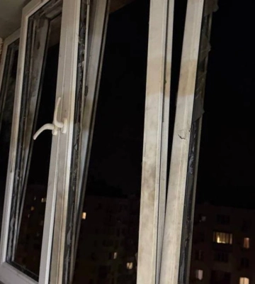 Російські дрони влучили у багатоповерхівку та супермаркет на Одещині