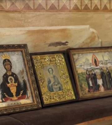 На Волині у двох храмах зберігатимуть ікони, врятовані зі зруйнованої церкви в Гуляйполі