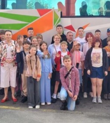 Сльози на пероні та закарпатське диво: як дітей українських героїв рятують від жахів війни