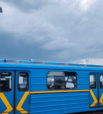 В киевском метро объяснили, куда исчезают поезда в полночь