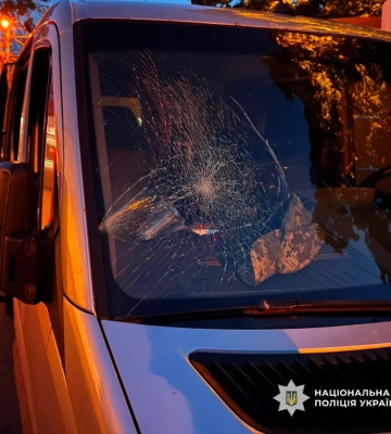 Распылили баллончик и повредили авто: на представителей ТЦК напали в Харькове