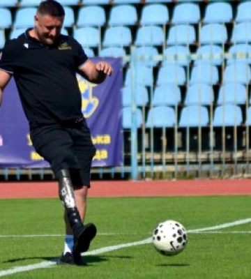 Футбольний тріумф в Ужгороді: як пройшов фінал Благодійного кубка області та кого визнали найкращими