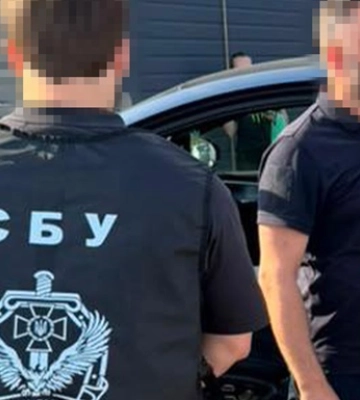 Двух сотрудников таможенной службы разоблачили в коррупционных схемах