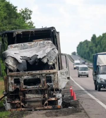 Оператори бригади К-2 показали знищення автоколони поблизу Єнакієвого